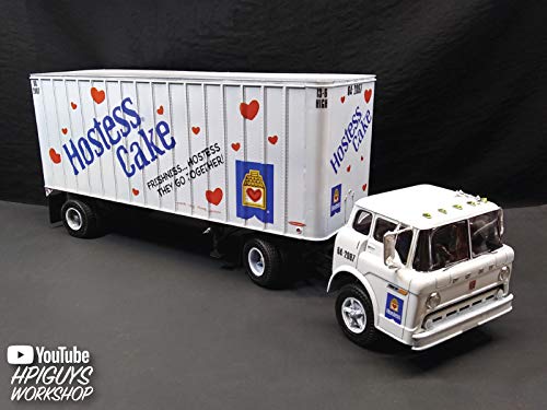 AMT 1221 1/25 Ford C600 Hostess Truck with Trailer Model Kit