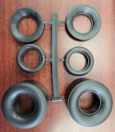 Atlantis 1012 Funny Car Tire set 1:16 Model Kit