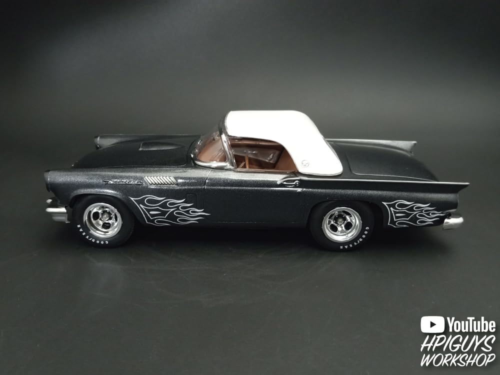 AMT 1397 1957 Ford Thunderbird 1/25 Model Kit