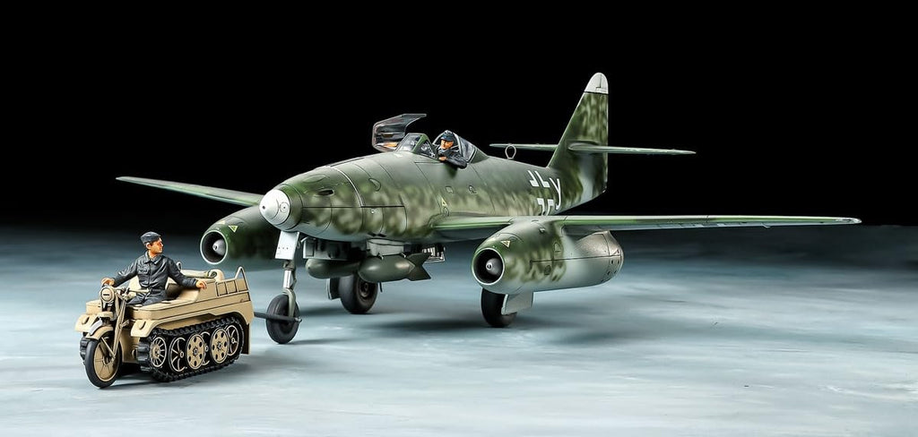 Tamiya 25215 1/48 Messerschmitt Me262 A-2a with Kettenkraftrad