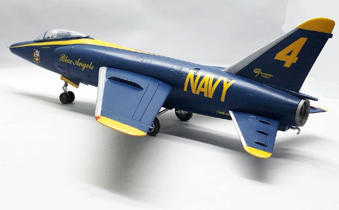 Atlantis H169 US NAVY Blue Angels F-11F1 Grumman Tiger 1/55 Model Kit