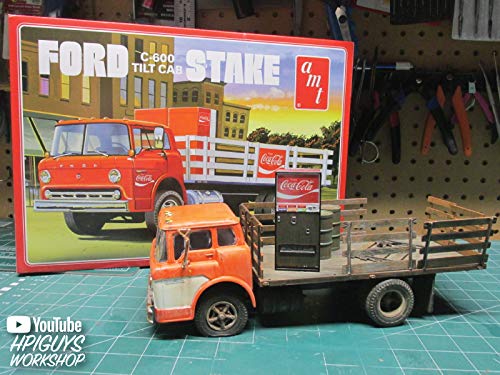 AMT 1147 1/25 Ford C600 Stake Bed w/ Coca-Cola Machine Model Kit