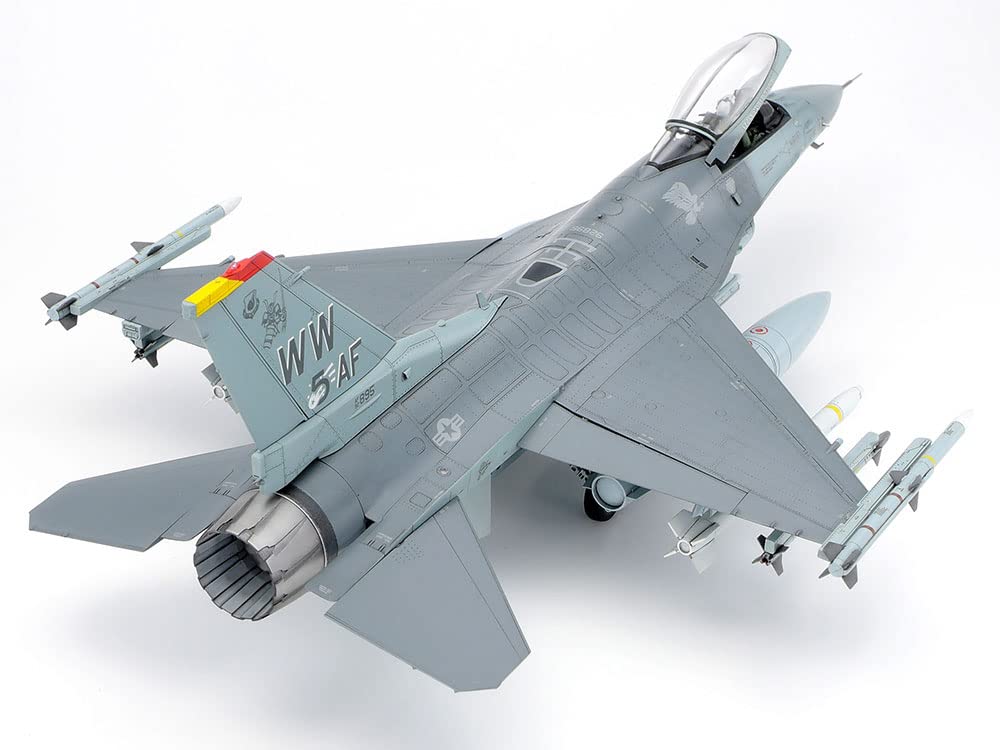 Tamiya 61098 1/48 Lockheed F-16CJ (Block 50)