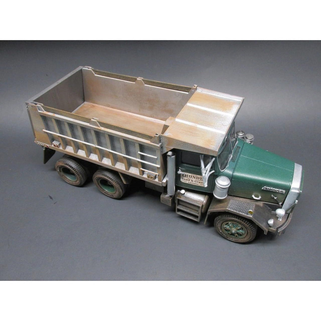 AMT 1150 1/25 Autocar Dump Truck Model Kit