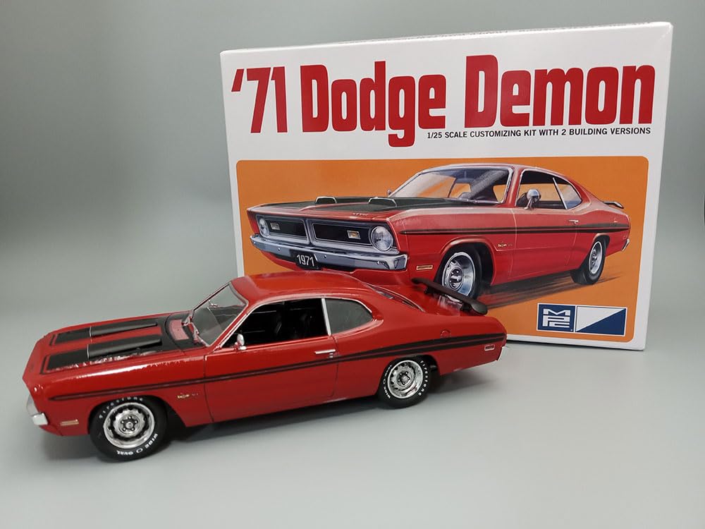 MPC 997 1971 Dodge Demon 1/25 Model Kit