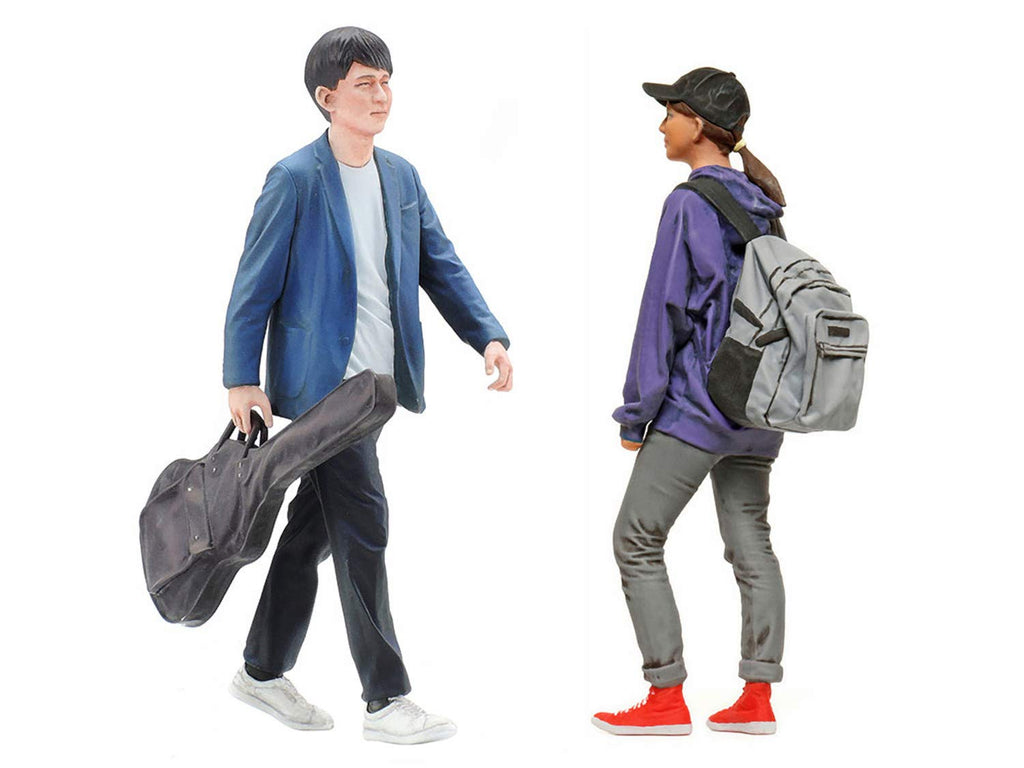 Tamiya 24356 1/24 Campus Friends Set II Model Kit