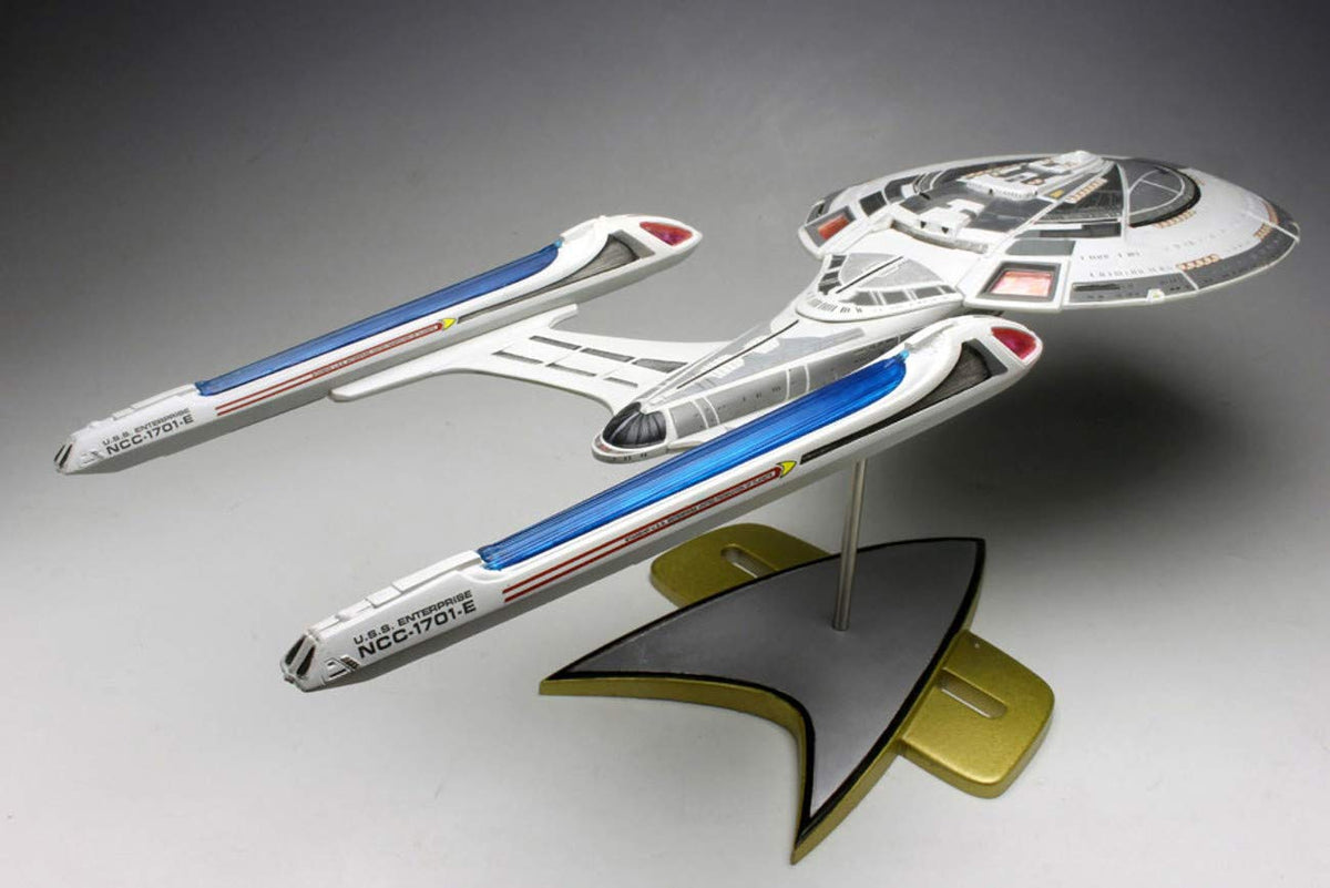 AMT 853 1/1400 Star Trek USS Enterprise 1701-E Model Kit