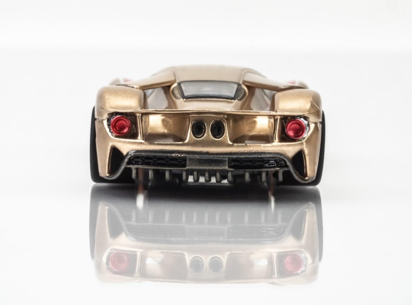 AFX 22061 Ford GT Heritage #5 Gold
