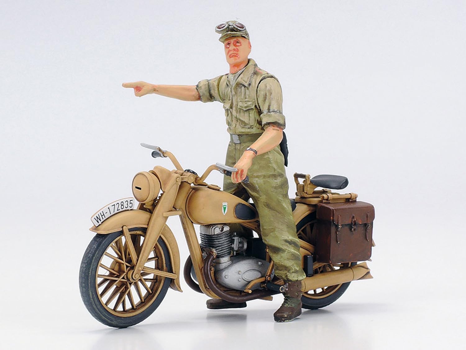 Tamiya 25208 1/35 German Tank Panzer IV Ausf.F & Motorcycle Model Set