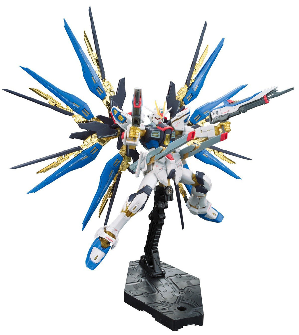 Bandai 185139 RG 1/144 ZGMF-X20A Strike Freedom Gundam