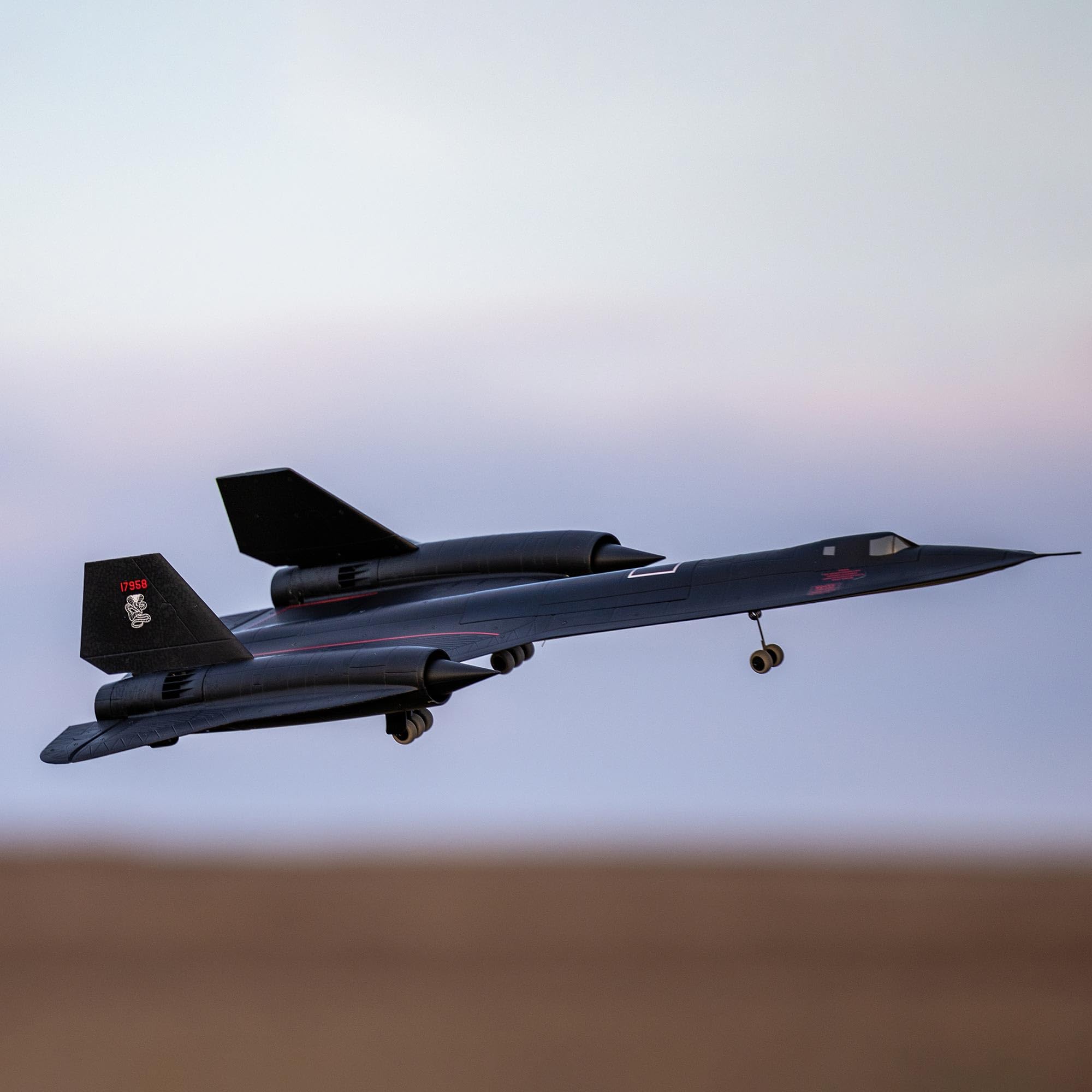E-flite EFL02050 SR-71 Blackbird 40mm Twin EDF BNF Basic AS3X SAFE