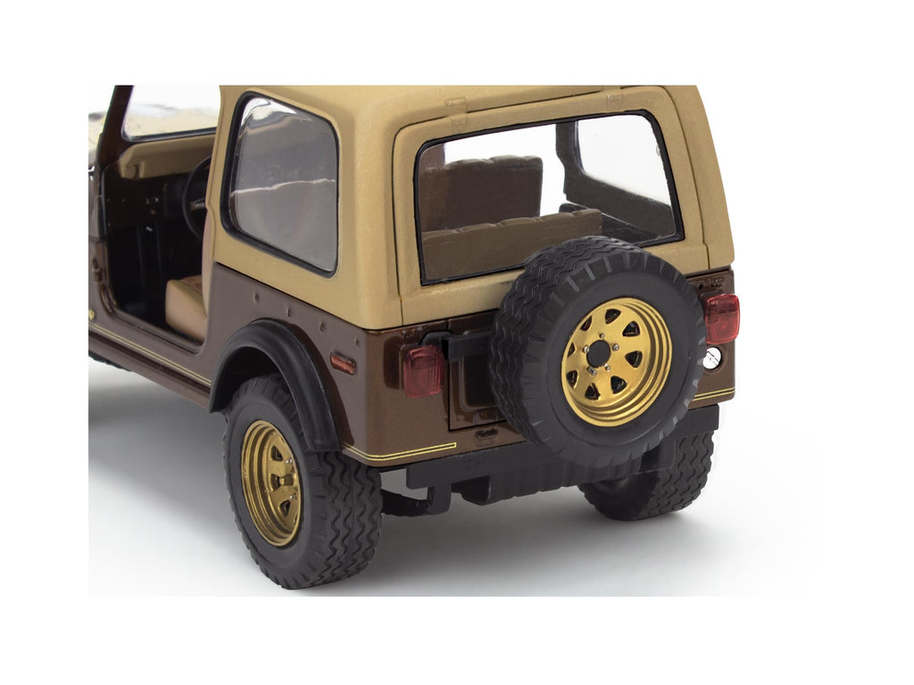 Revell 145479090 1/24 77 Jeep CJ7 2N1 Model Kit