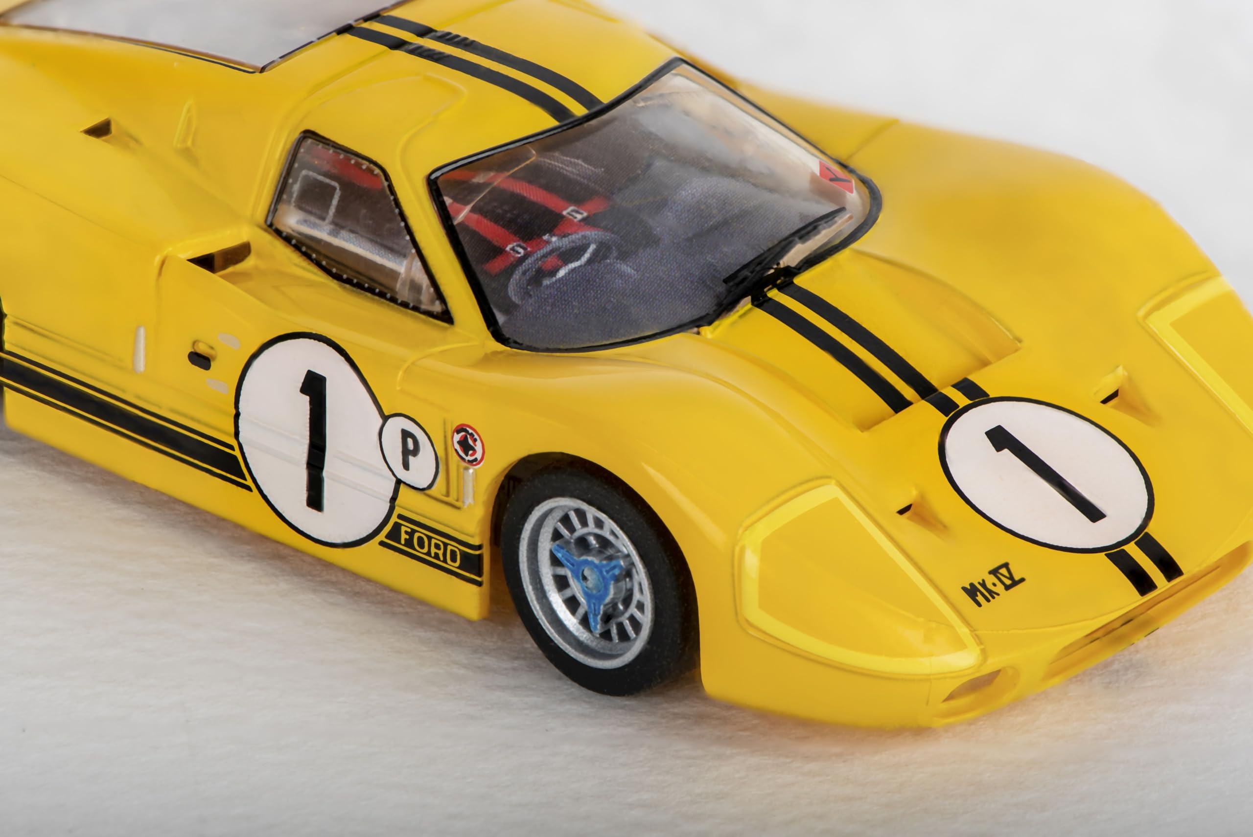 AFX 22025 Ford GT40 Mk IV #1 Sebring HO Slot Car Mega G+ Collector Series