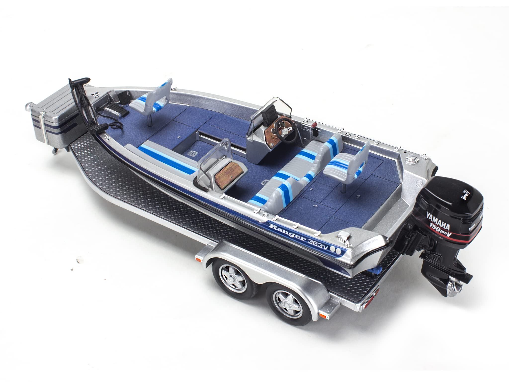 Revell 17242 1/24 1980 Ford Bronco Truck with Bass Boat Model Kit
