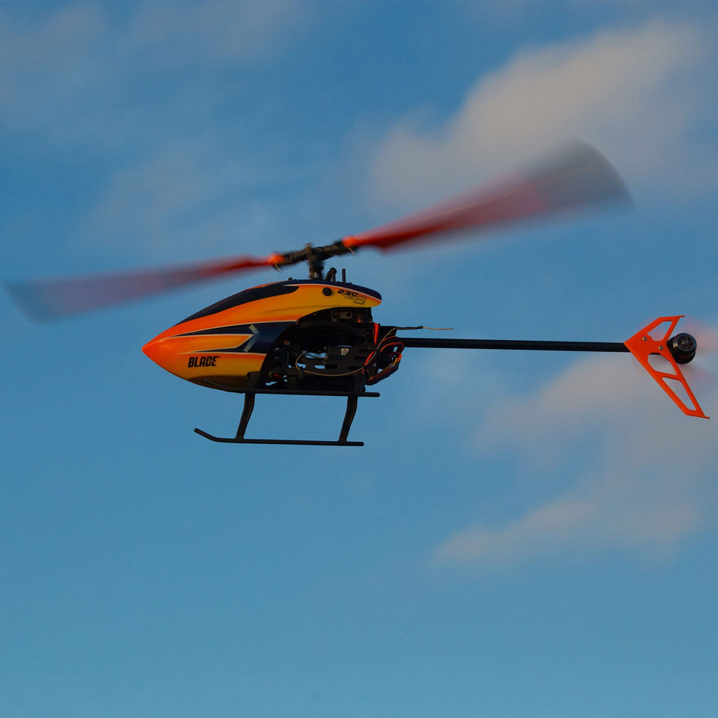 Blade BLH1200 Blade 230 S Smart Ready to Fly (RTF) Helicopter