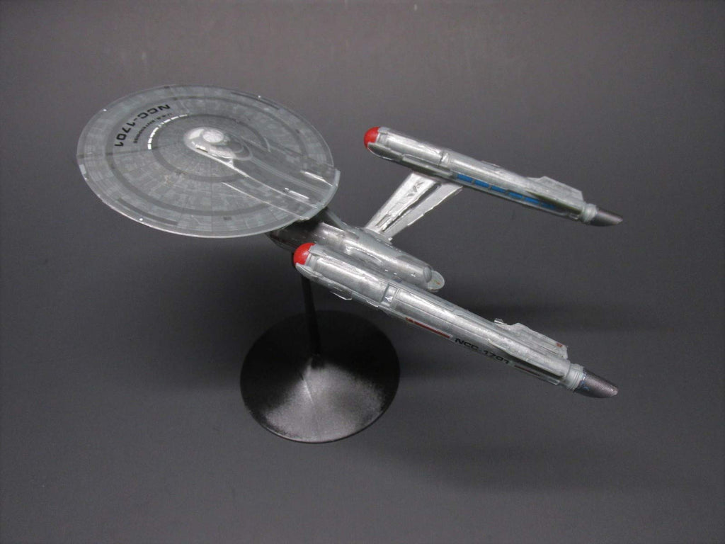 Polar Lights 971M 1/2500 Star Trek USS Ent, Snap Model Kit
