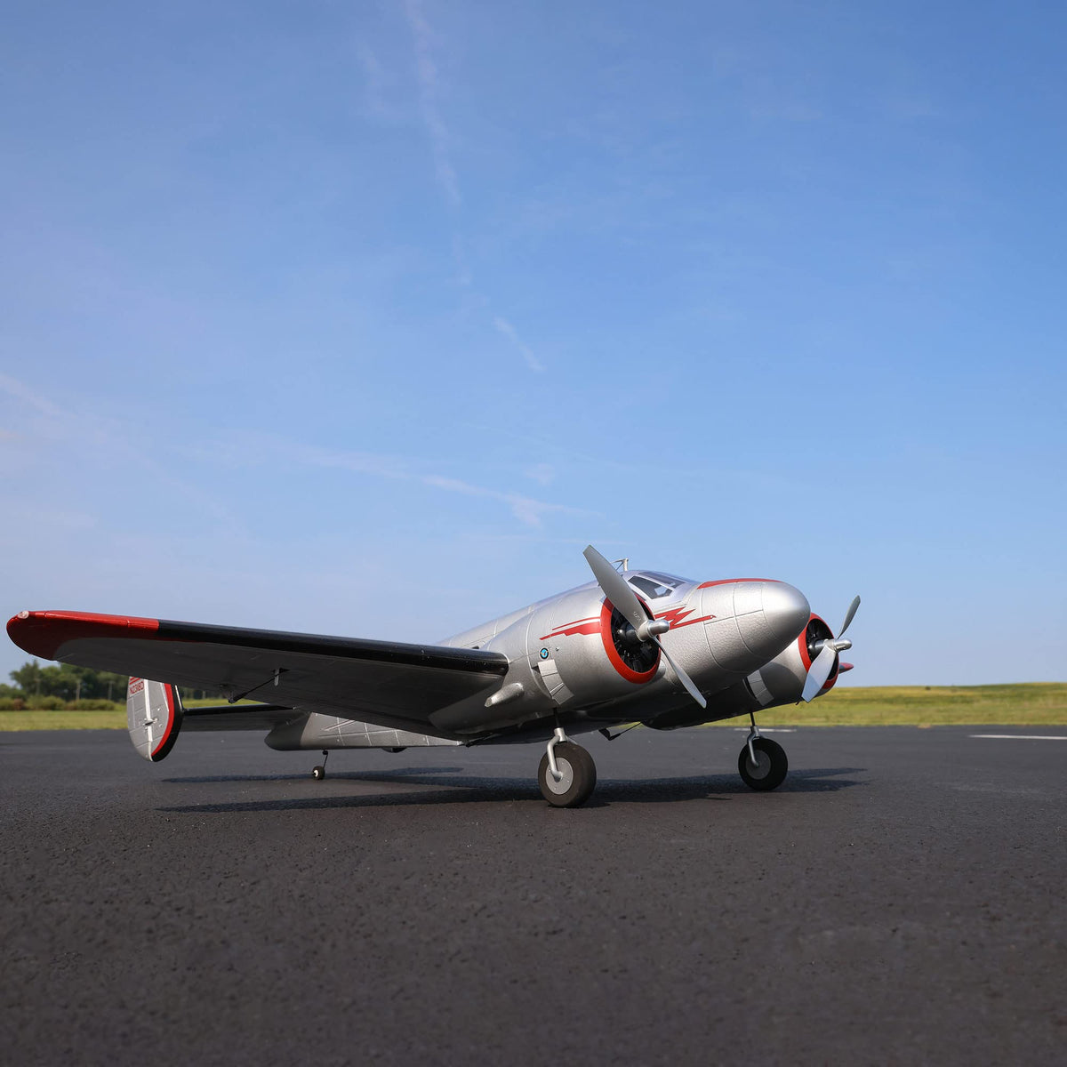 E-Flite EFL106250 Twin Beech D18 1.5m BNF Basic