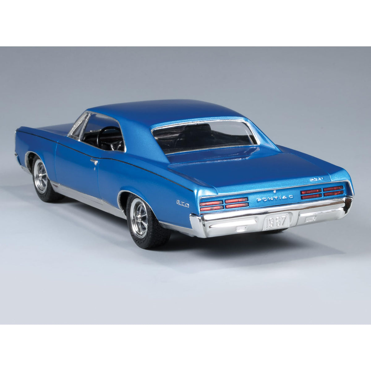MPC 710 1967 Pontiac GTO 1/25 Scale GTO Muscle Car Plastic Model Kit MPC710
