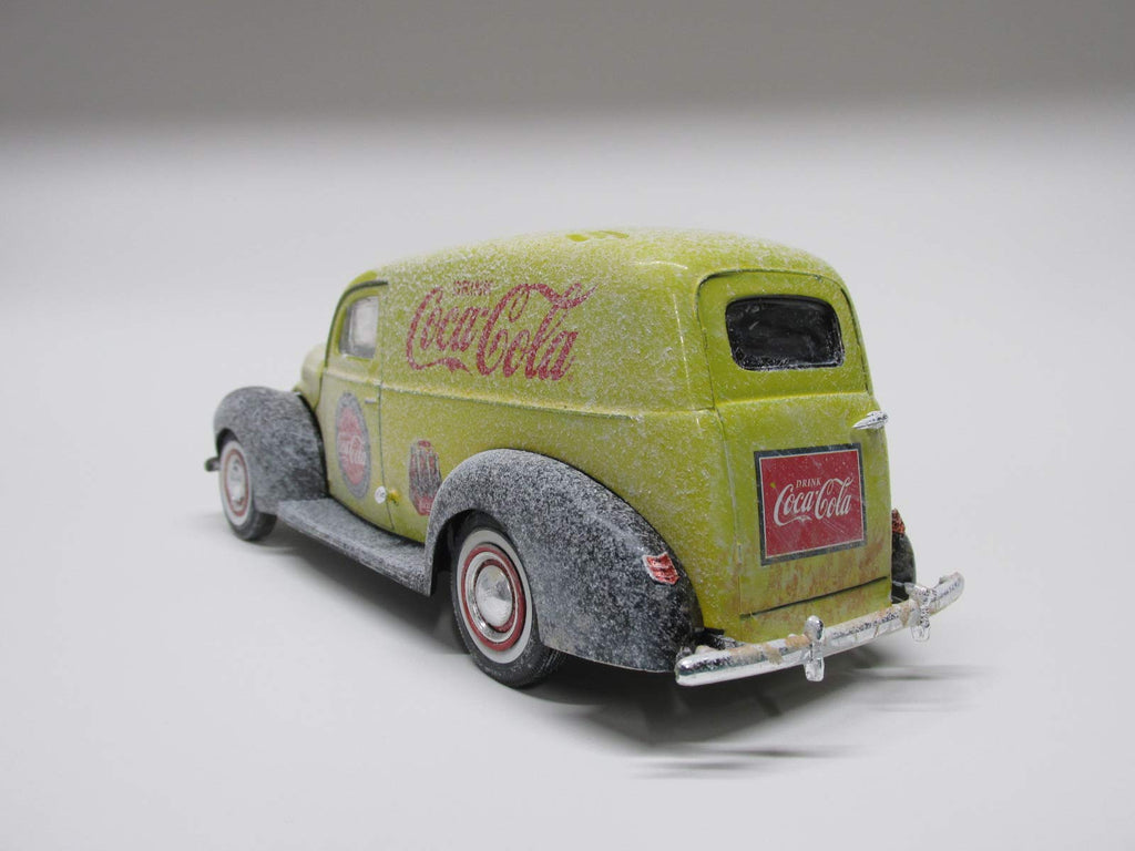 AMT 1161 1/25 1940 Ford Sedan Delivery Coca-Cola Model Kit