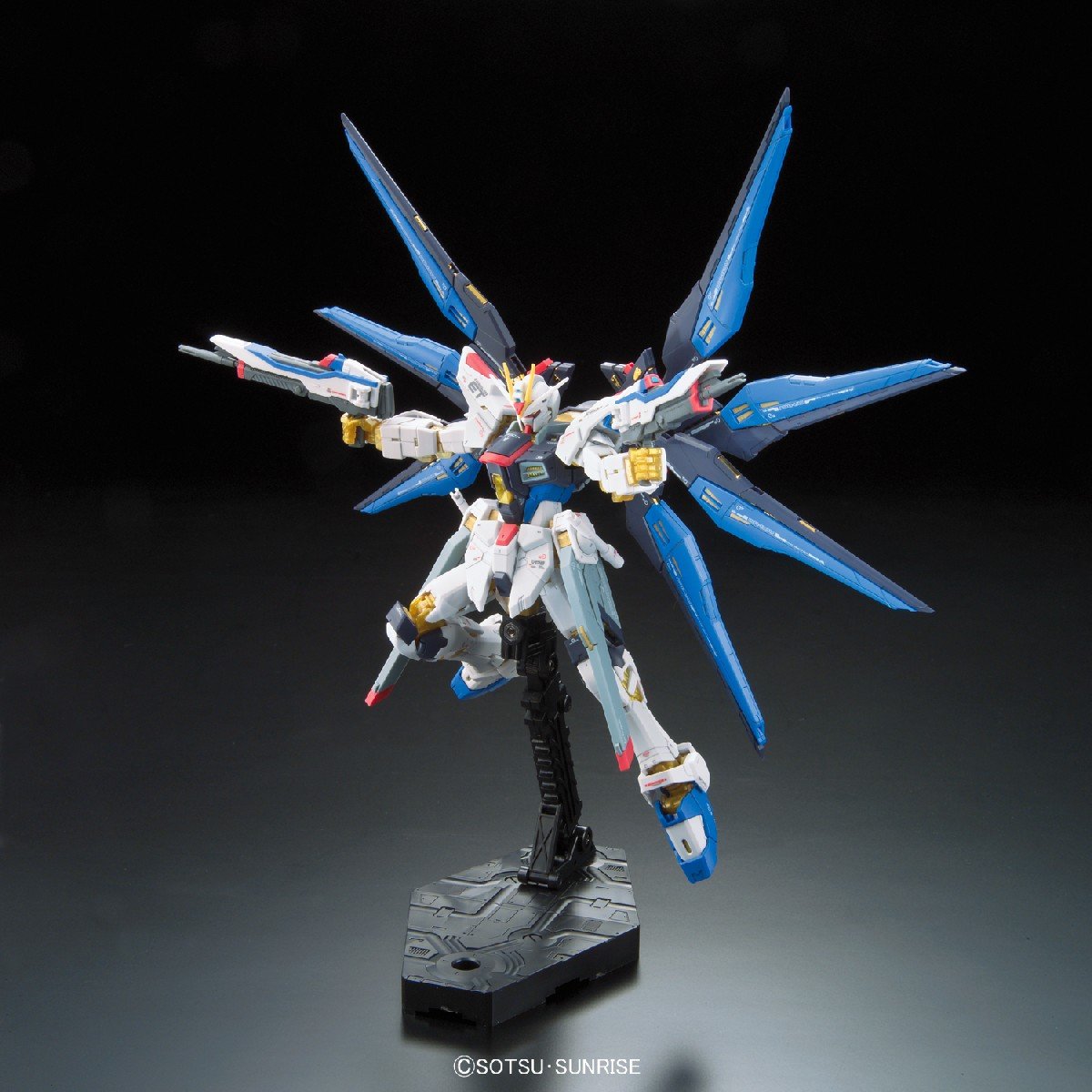 Bandai 185139 RG 1/144 ZGMF-X20A Strike Freedom Gundam