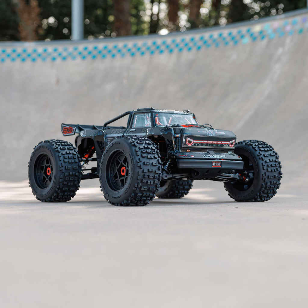 Arrma ARA5810V2T1 OUTCAST 4X4 8S BLX 1/5 Stunt Truck Black