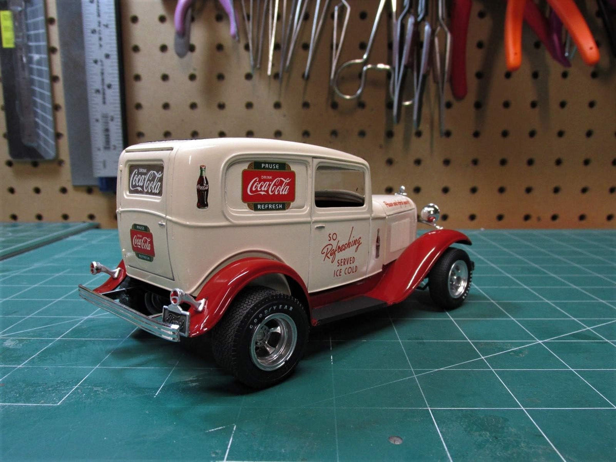 MPC 902 1/25 1932 Ford Sedan Delivery Truck, Coca-Cola Model Kit