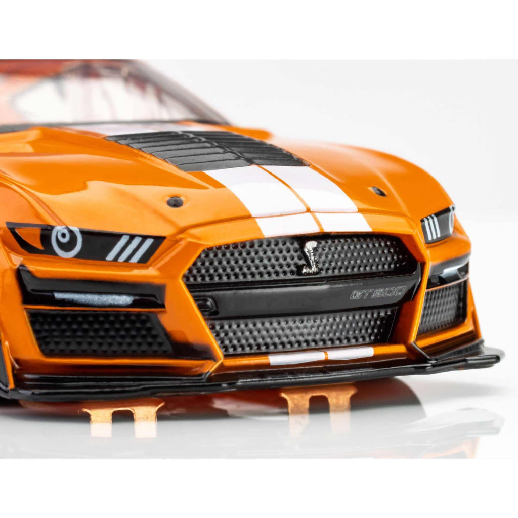 AFX 22069 2021 Shelby GT500- Twister Orange/White
