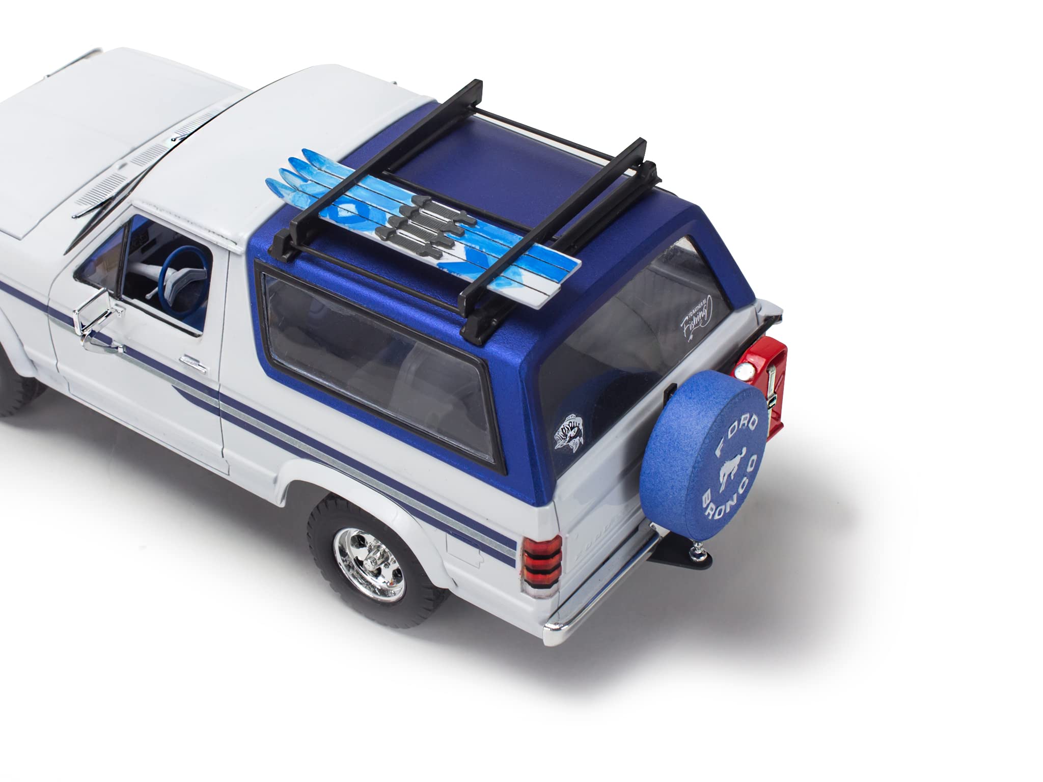 Revell 17242 1/24 1980 Ford Bronco Truck with Bass Boat Model Kit