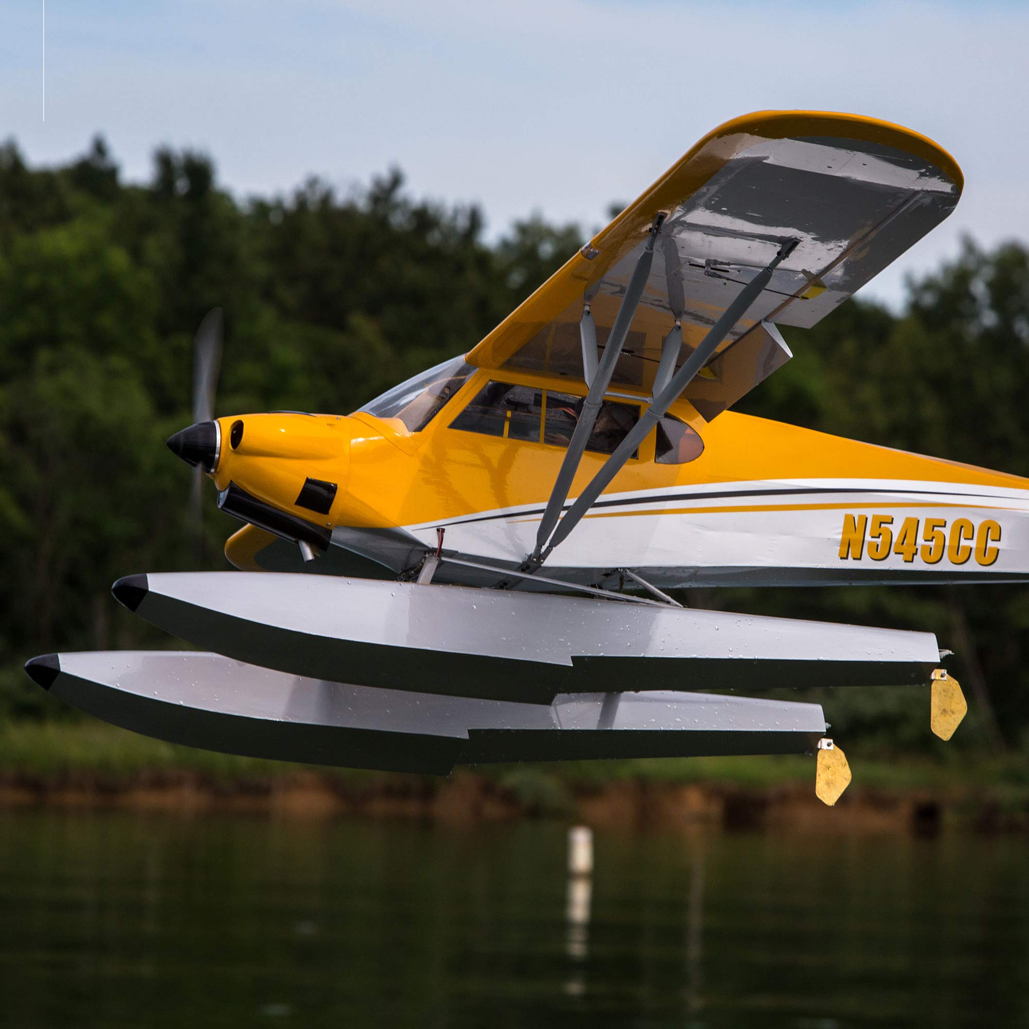 Hangar 9 5065 Carbon Cub 15cc ARF Airplane