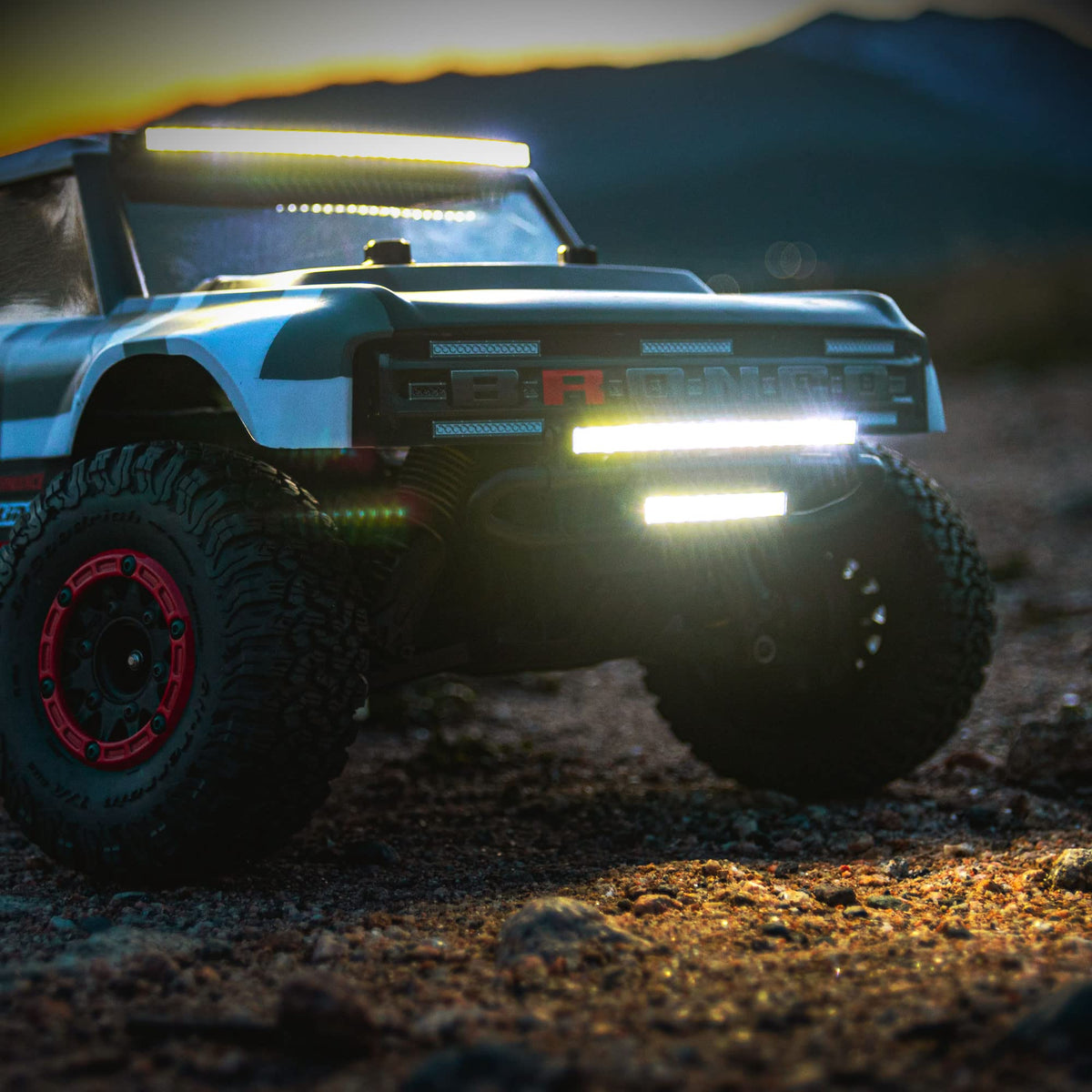 Pro-Line 635200 2" Ultra-Slim LED Light Bar Kit 5V-12V (Straight)