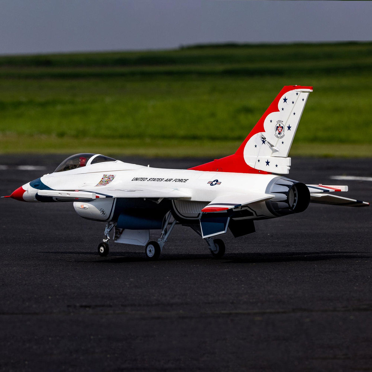 E-Flite EFL87950 F-16 Thunderbirds 80mm EDF BNF Basic with AS3X and SAFE Select