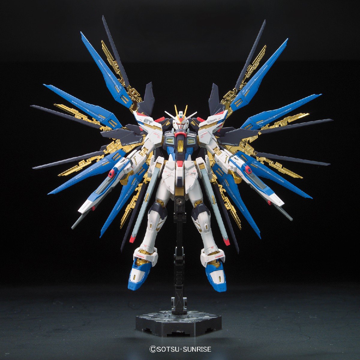 Bandai 185139 RG 1/144 ZGMF-X20A Strike Freedom Gundam