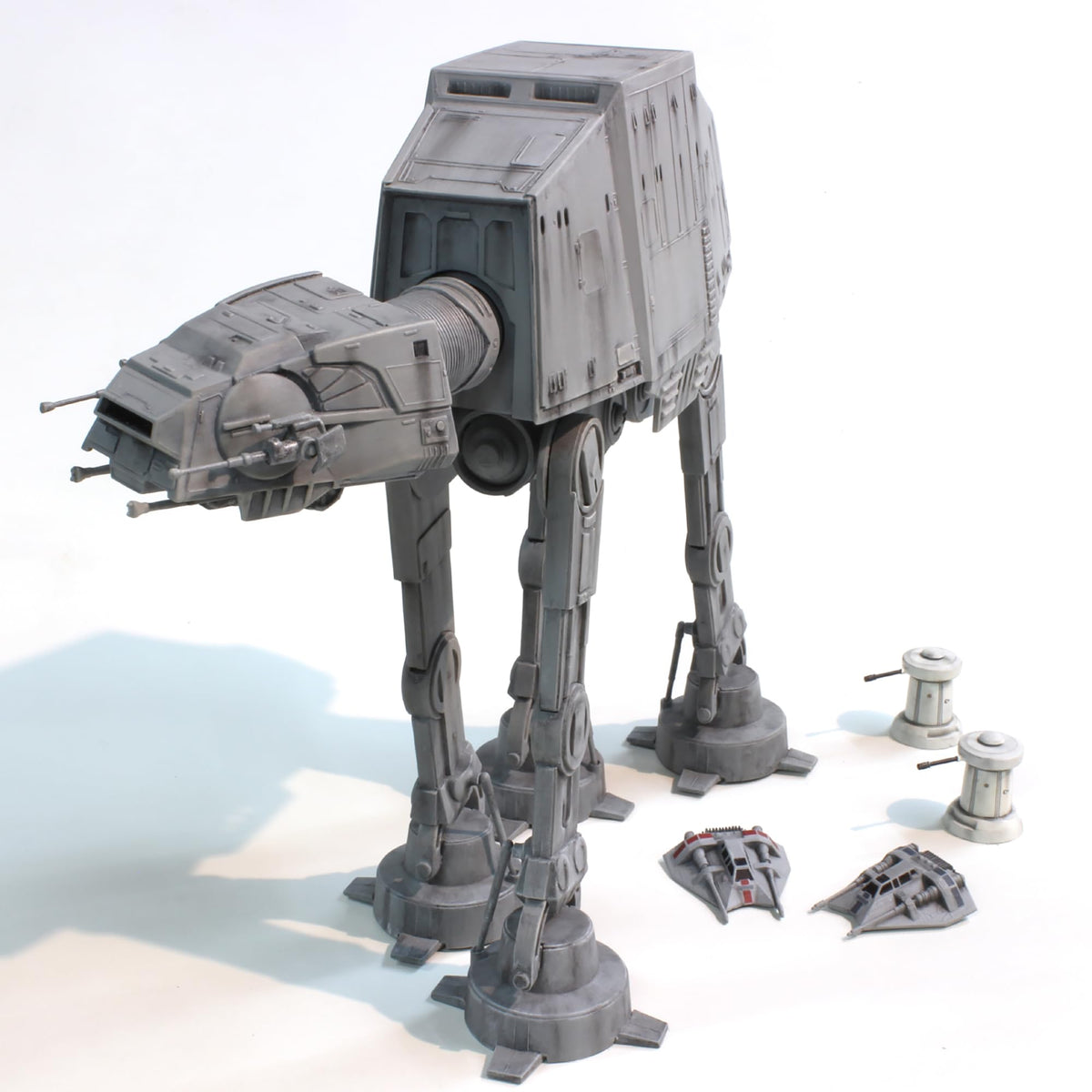 MPC 950 Star Wars: The Empire Strikes Back AT-AT Model Kit