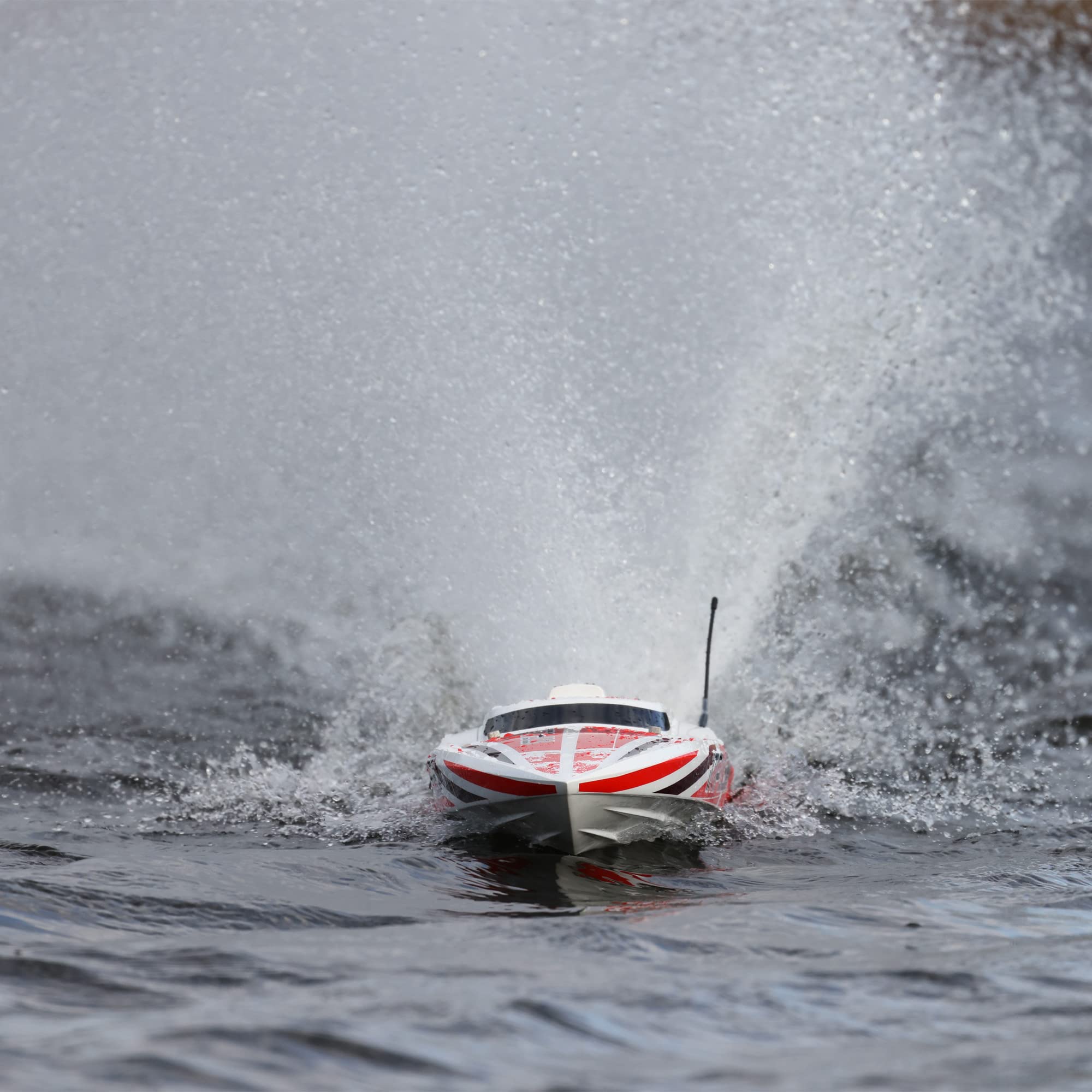 Pro-Boat PRB08037T2 Impulse 32, Deep-V Boat, Brushless, Smart, White/Red: RTR