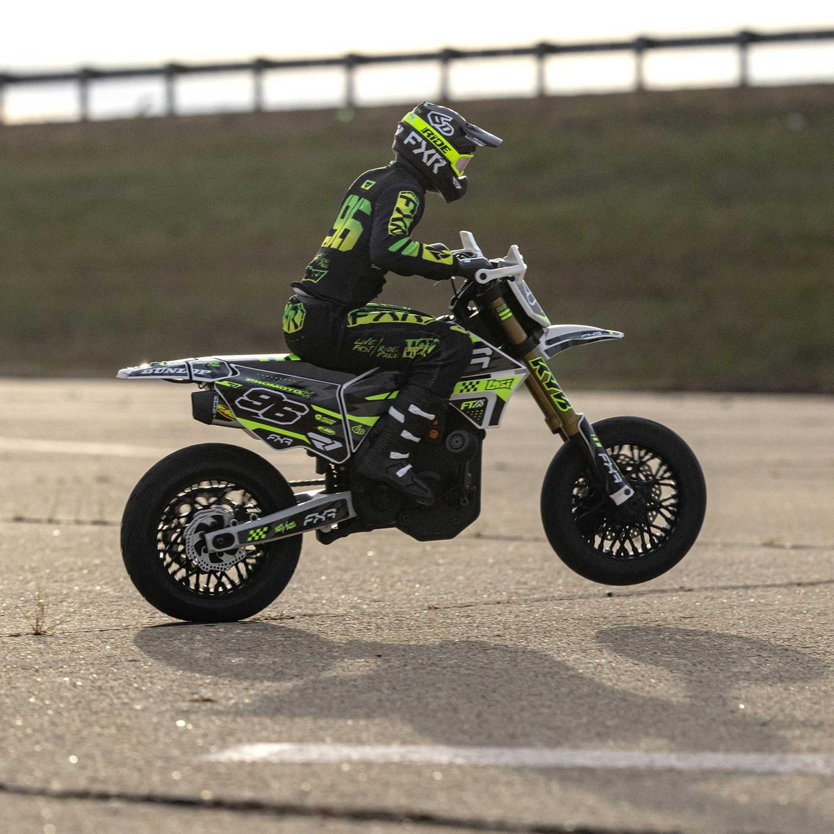 Losi LOS-2272 Promoto-SM 1/4 Super Moto Motorcycle, FXR, White: RTR Basic