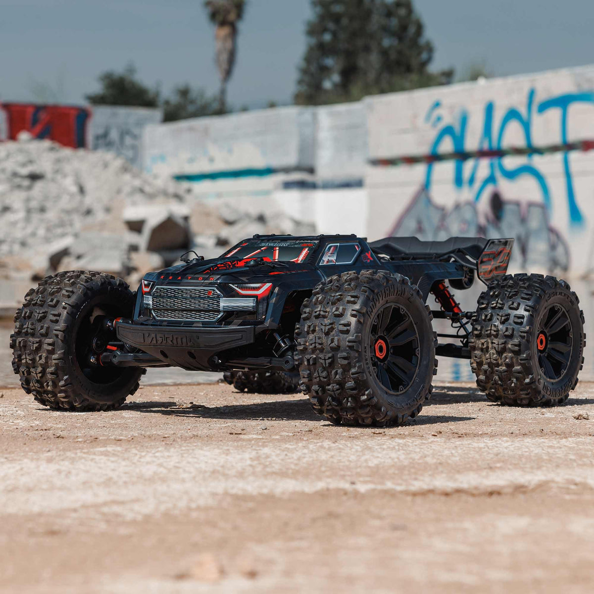 Arrma ARA5808V2T1 KRATON 4X4 8S BLX 1/5 Speed Monster Truck Black