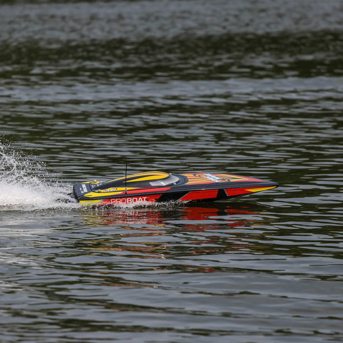 ProBoat PRB08032V2T1 Sonicwake V2 36" Brushless Deep-V Self-Righting RTR, Black