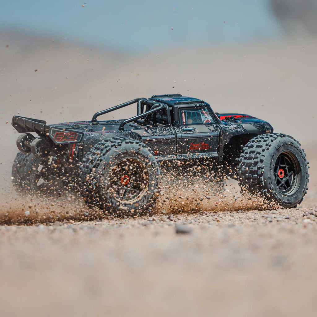 Arrma ARA5810V2T1 OUTCAST 4X4 8S BLX 1/5 Stunt Truck Black