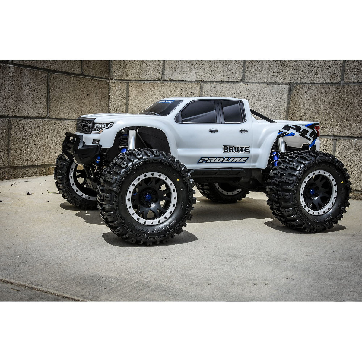 Pro-Line 351317 PreCut Brute Bash Armor Body (White): X-Maxx