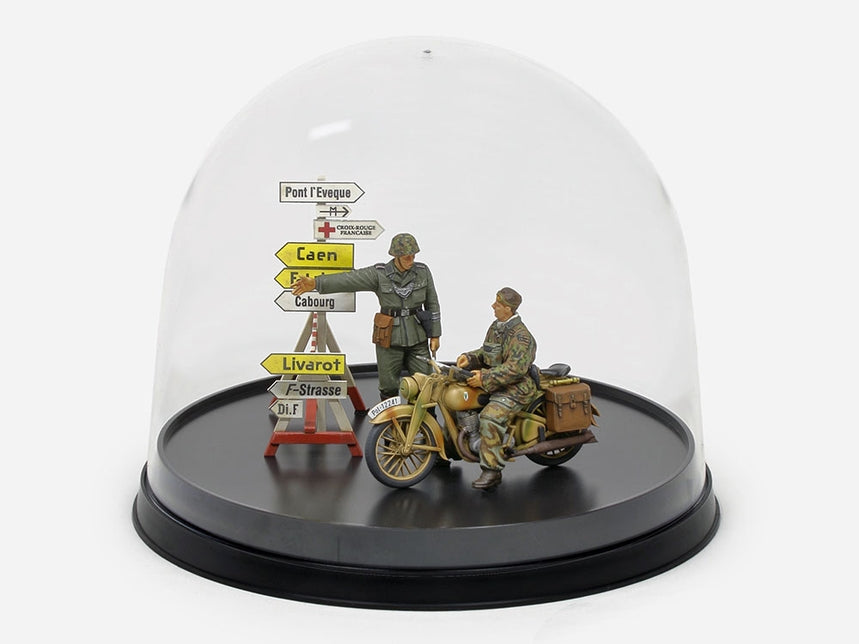 Tamiya 73012 Display Case J Dome Type Clear Cover Black Base Model Display