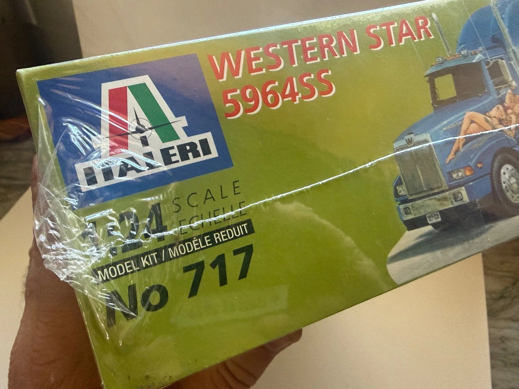 Italeri 717 Western Star 5964SS 1/24 Semi Truck Plastic Model Kit Sealed